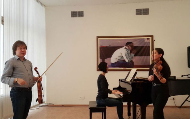 Azerbaycan Bakü Müzik Üniversitesi Galeri