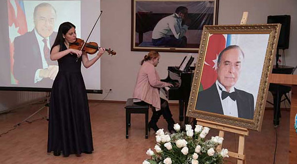 Azerbaycan Bakü Müzik Üniversitesi Galeri