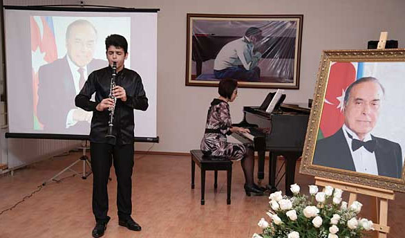 Azerbaycan Bakü Müzik Üniversitesi Galeri
